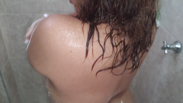 PABLO N3GROBAR: Cummy oso lavando ese culo