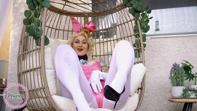 Magnea: Princess Peach auditions for playboy