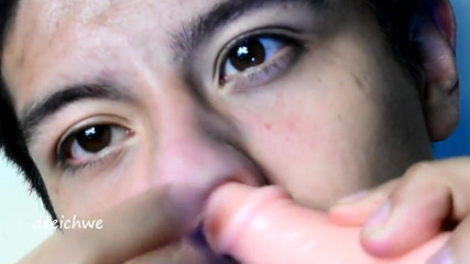 Dreichwe: A dildo in the nose