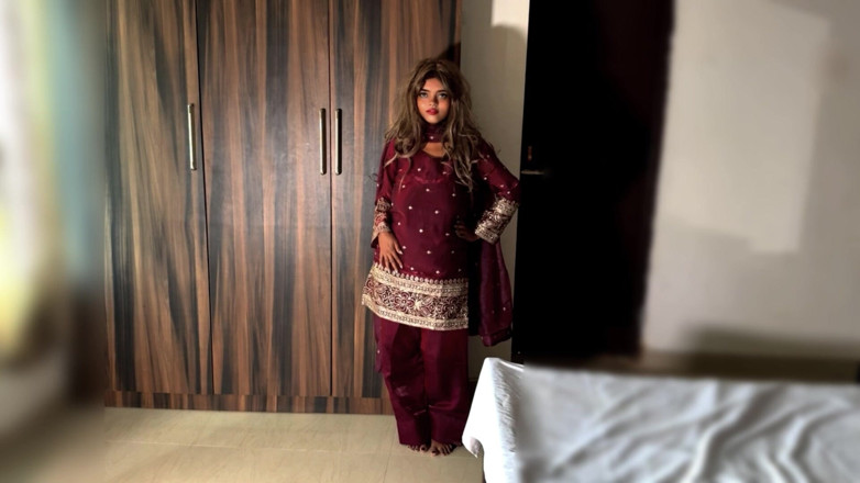 Xxxsexfreak: Devar bhabhi - 热辣的印度熟女和她的小鲜肉体验她的第一次