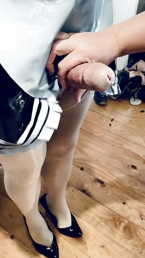 Mistress April: सिंथिया नौकरानी क्रॉसड्रेसर