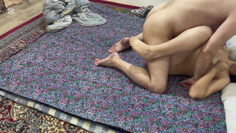 Roben: La étudiante avec qui je partageais la même maison était allongée à poil