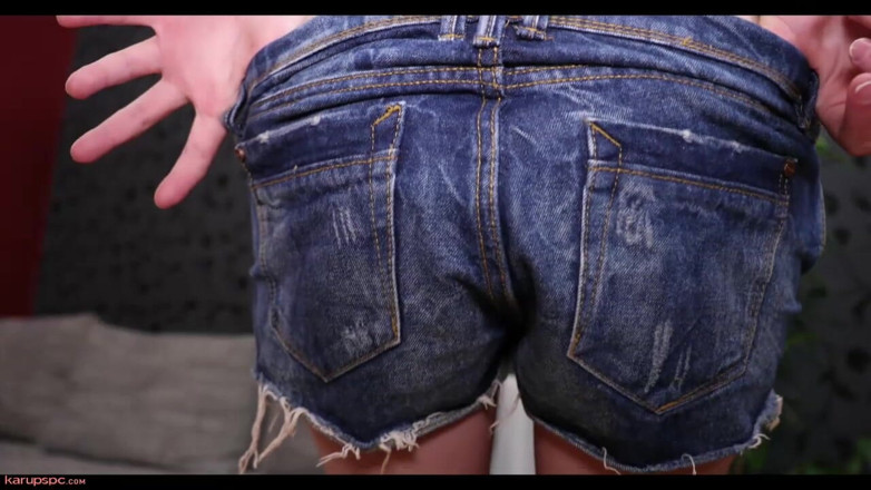 Karups: Mila Masturbating