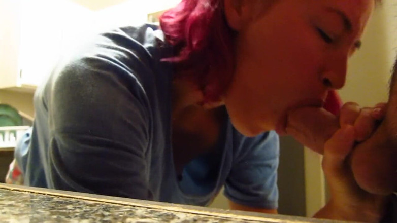 Justine Clover: Making Morning Tea Blowjob