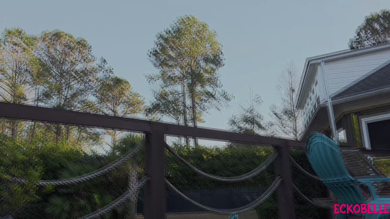 Ecko Belle: Buitenshuis seks naar binnen genomen