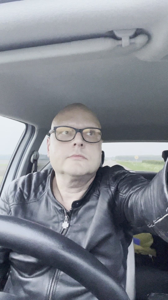 Slave 1976: Рабыня-гея за рулем обнаженной в машине