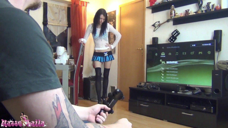 Laila Banx: Naughty! Deflowered stepbrother of my friend