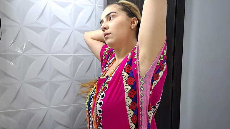 Miller Family: Saya mengisap pantat seksi saudara tiri saya dan dia memberi...