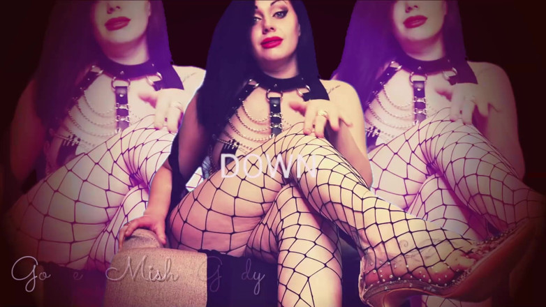 Goddess Misha Goldy: Slave to male feet! Mesmerizing mind fuck! Junky to alpha...