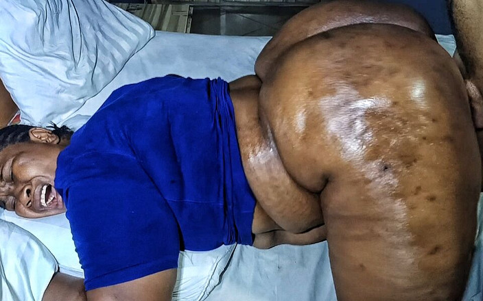 Bangweather: Ea se apleacă să-mi dea curul ei Mellon