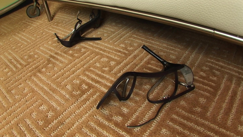 Hand Lotion Studios: 欲火中烧的妻子预约医生的大鸡巴