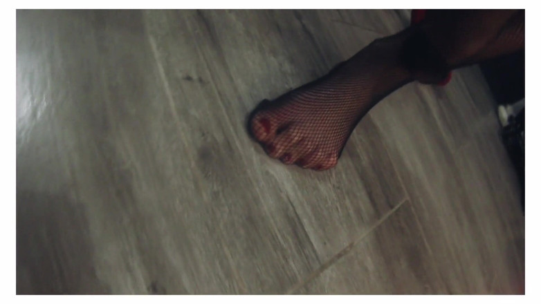Foot Fetish Heaven: Sexy Ida walk