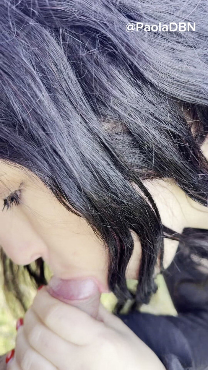 PaolaDbn: Esibizione pompino fuori e sborrata