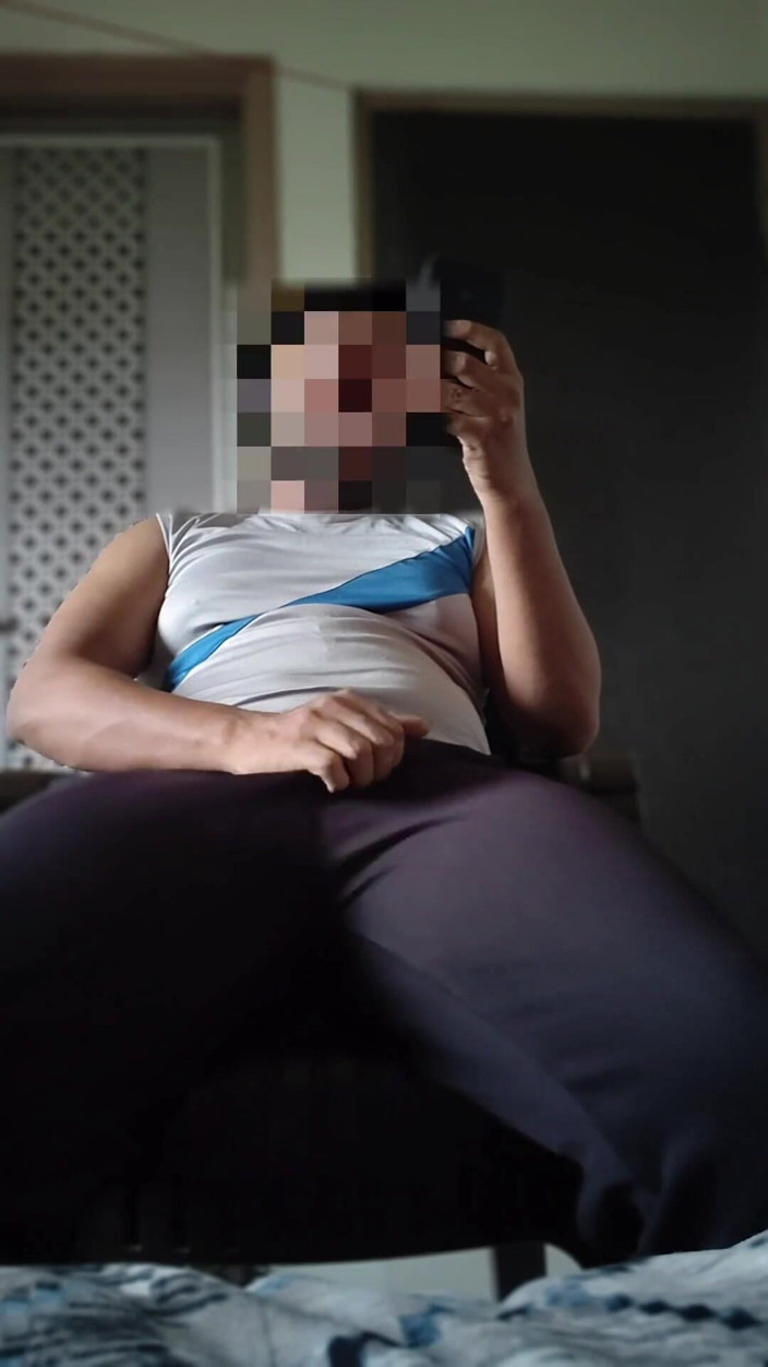 Joystoy: College Boy in Video Call with His Girlfriend
