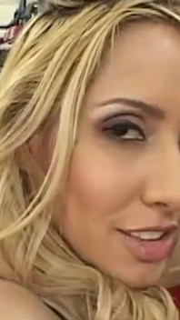 Seeing a Huge Cock in the Gloryhole Made the Cheating Blonde Want to Suck It