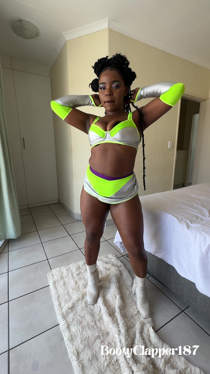 BootyClapper187: 흑누나 여신은 내 흰 자지에서 정액을 모으기 위해 마일을 여행했습니다.