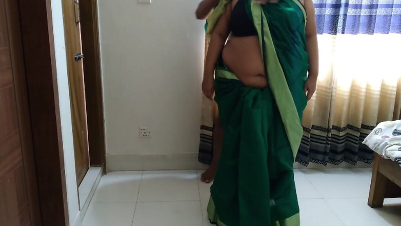 Aria Mia: Heißes Bhabhi gefickt von Debar Jab Patni Badezimmer Pas Durchsicht