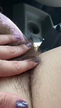 Fumer dans ma voiture, chatte poilue