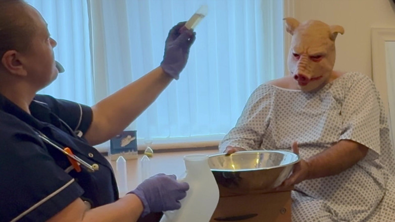 Aaexperiencesltd: Matron Satana și pacient piggy