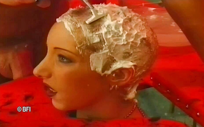 Hardcore slave sex: Rosak dan dicukur [pelik]