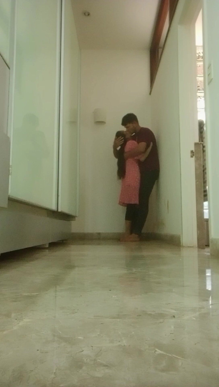 Raitorani: Práce služky