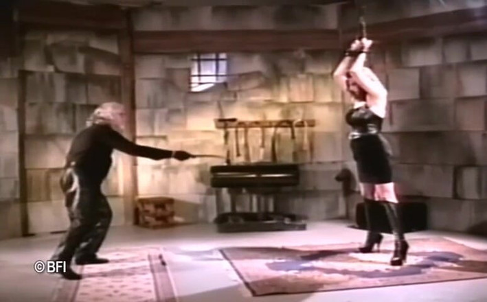 Slave Seks: Old experienced grandpa ties up a hot blonde.