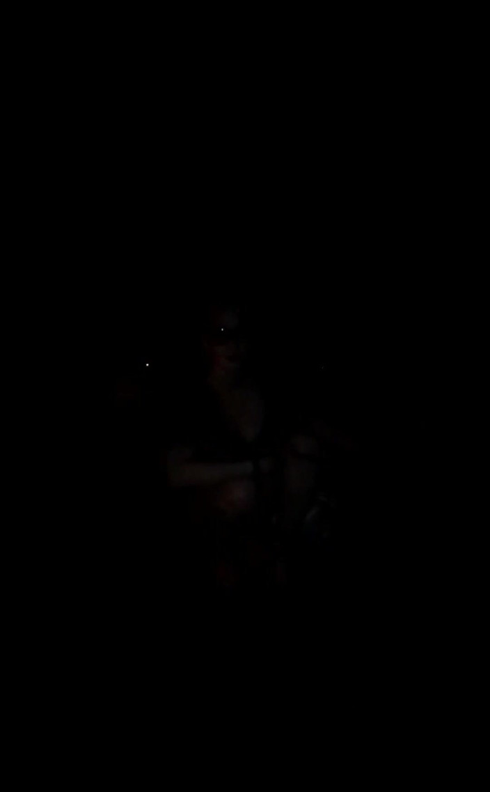 Dominatrix Redsonyja: Hör einfach den sound des BDSM für dich an, herrin...