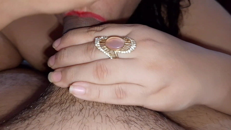 QueenbeautyQB: デシ・インディアンの妻が大きな胸で夫を存分に楽しませる