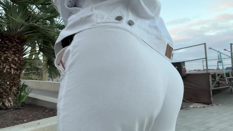 Emma Voyeur: Пукаюча дівчина, добірка