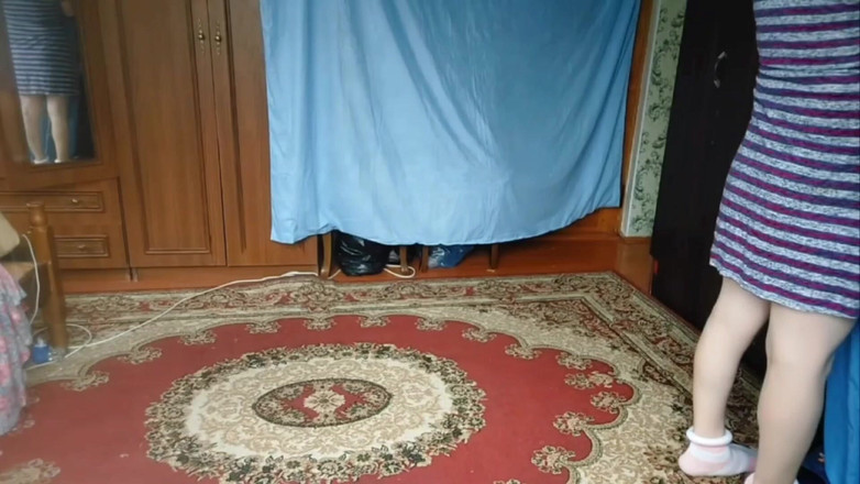 Kitty_Cross: Este pirralha precisa de atenção