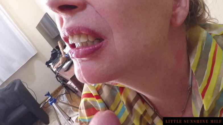 Little Sunshine MILF: Najpierw stojący assfuck niż spust w ustach bankomat