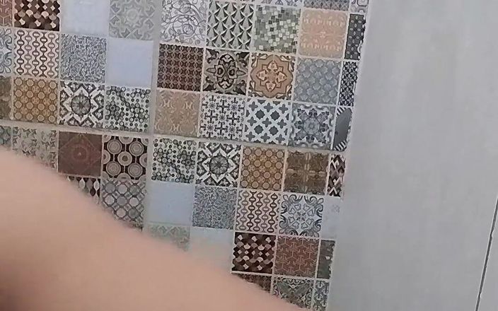 Marcosninfo: Tôi bị bắt gặp bên trong phòng tắm công cộng...