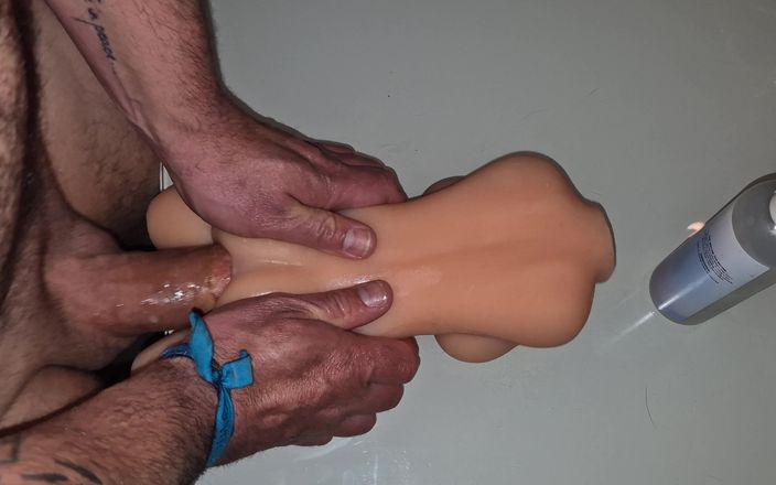 Cums so yummy: Scopare una bambola del sesso in miniatura