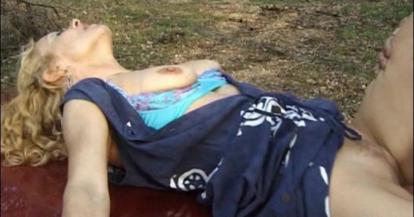 6-movies: Couple get caught one outdoor sex