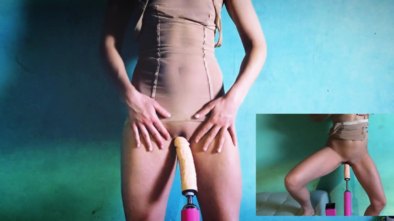 Jizzy Slutwife: Dancing and fucking with my fucking machine!