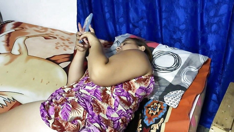 ROUS: Bapa tiri memasuki bilik dia melihat saya berbogel dan mengongkek...