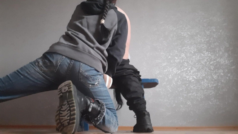 Lesbian-candys: Lízal jsem učitelce zadek za složení zkoušky