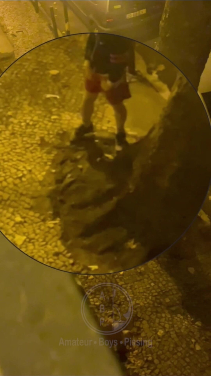 AmateurBoysPissing: Amateur-junge Beim Pinkeln Auf Der Straße Erwischt