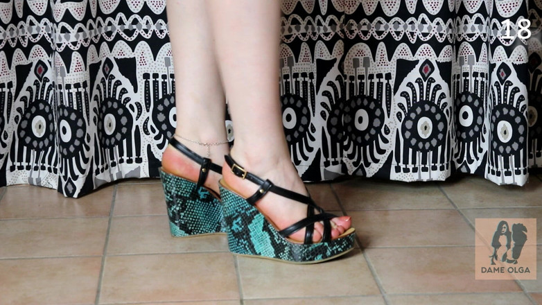 Dame Olga: Ma collection secrète de talons hauts et de chaussures fétiche 2017