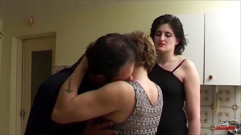 Vere Casalinghe Italia.: Zaczęła ssie kutasa przede mną, a ja zmoczyłem