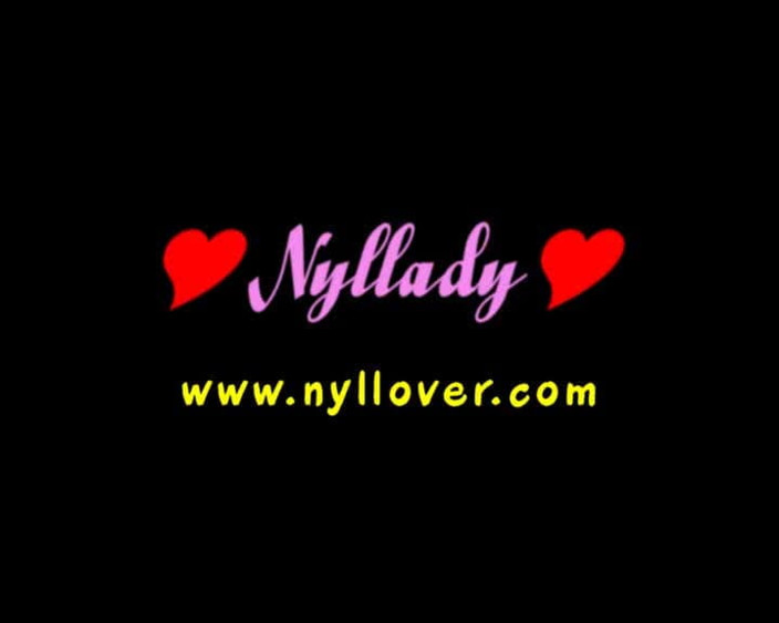 Nyllady: Umkleide schuhspiel