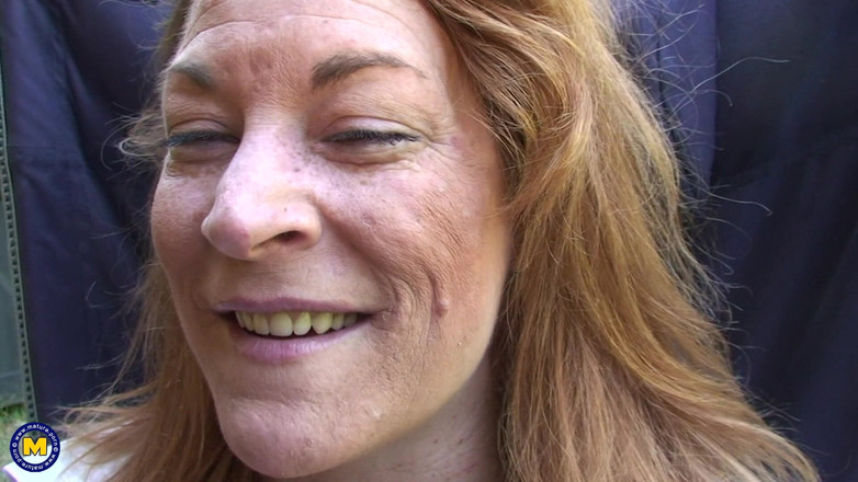 Mature NL: Zralá hlídač saje černého ptáka v parku