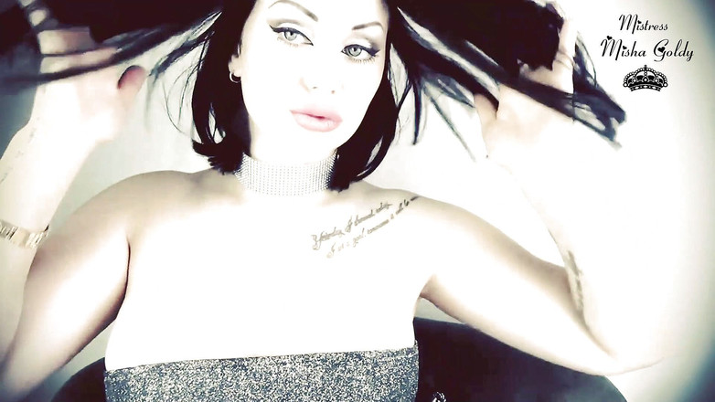 Goddess Misha Goldy: 8 lippenstiften passen voor 's nachts