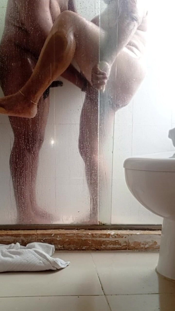 Milfta boohot: Üvey annem ile duşta Ricas Tetas Grandes