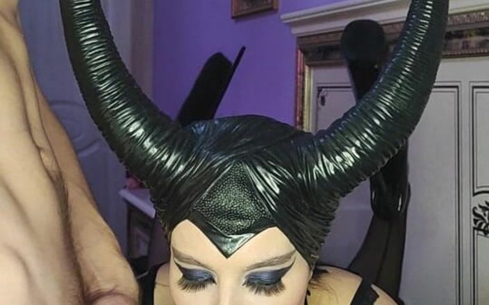 Princess18_: Succubus ignora totalmente o pau grande