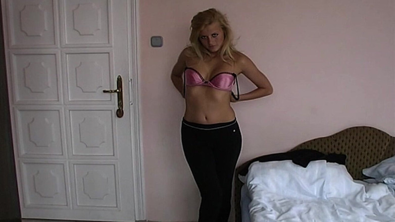 Purzel: Sexy masturbace s nadrženými holkami šukají velká dilda a kompilace orgasmu