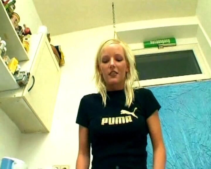 Deutsche Frauen: La brillante ragazza tedesca si diverte a farsi una doppia...