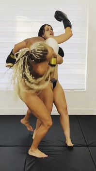 Nadia white vs andi vicious trong một trận đấu đấm bốc ngực trần