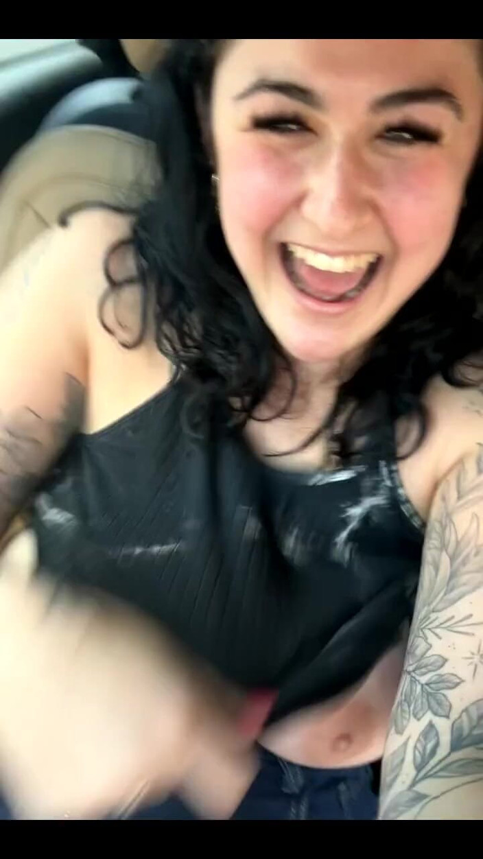 Josie Jaxxon: Entrando no modo Vacay