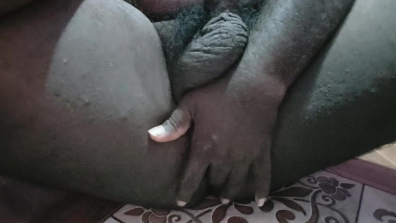 CarvingShovel: タミル人の男の子